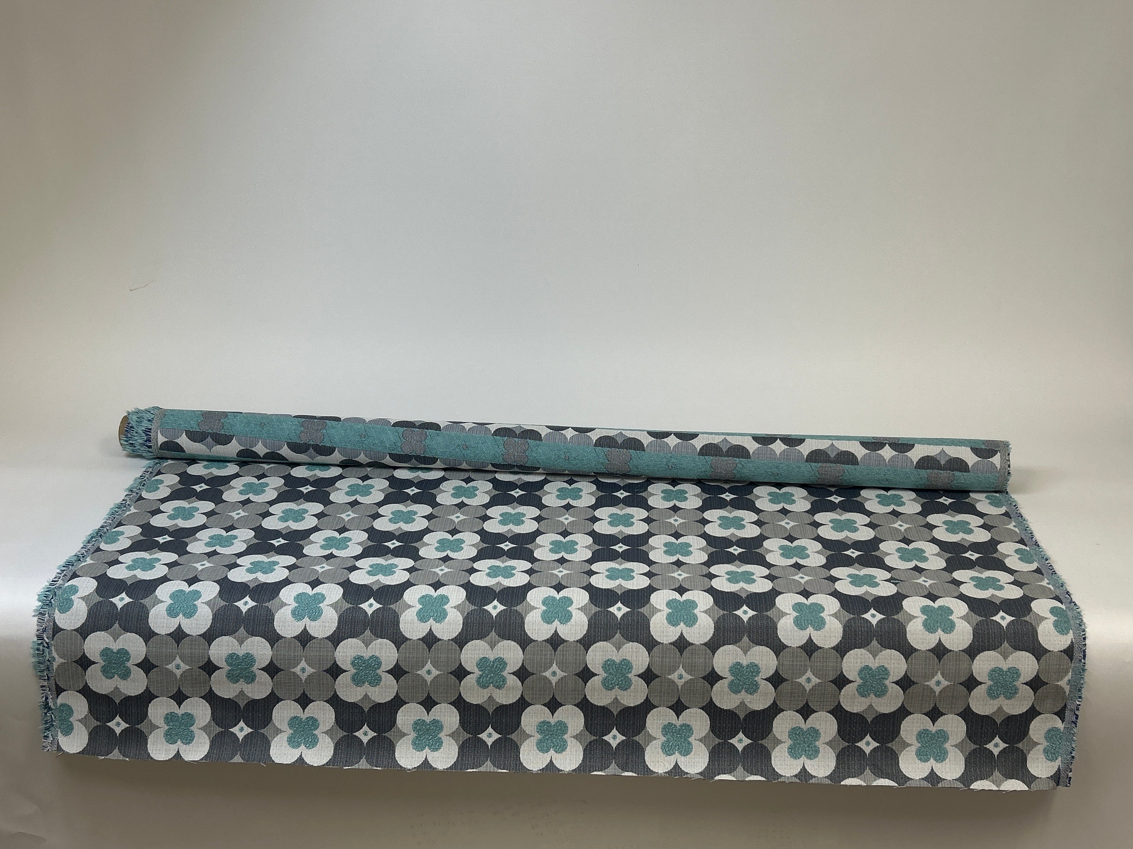CLEARANCE: Outdura - Poppy Capri - 3 yard